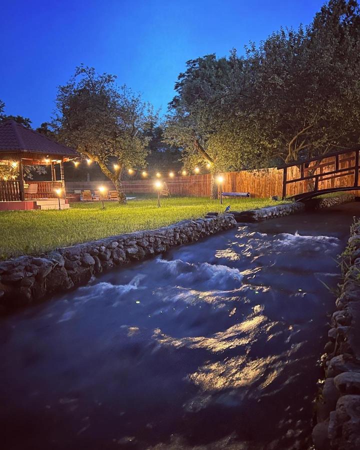 Horace Guesthouse Pool & Hot Tub & Bikes & River Dejani Eksteriør billede
